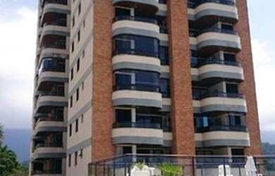 Imagem: O apartamento possui 3 Dormitórios, 1 Banheiro, 1 Vaga na garagem