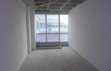 Imagem: O depósito possui 1 Vaga na garagem, 25m² de Área e está