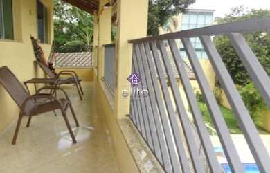 Imagem: A casa possui 3 Dormitórios, 3 Banheiros, 4 Vagas na garagem