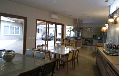 Imagem 10: Casa Cinematográfica de Alto Padrão, no Condomínio Flamboyant, em Atibaia-SP