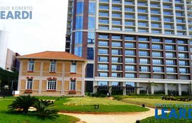 Imagem: O depósito possui 1 Vaga na garagem, 47m² de Área e está