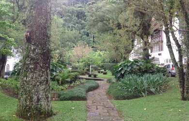 Imagem: O apartamento possui 4 Dormitórios, 2 Banheiros, 2 Vagas na