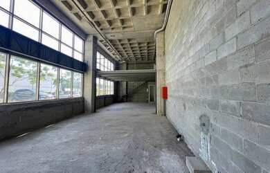 Imagem: O depósito está localizado em Recreio Dos Bandeirantes, Rio