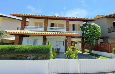 Imagem: A casa em condomínio possui 3 Dormitórios, 2 Banheiros, 340m²