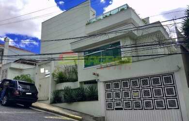 Imagem: A casa em condomínio possui 3 Dormitórios, 1 Banheiro, 4 Vagas