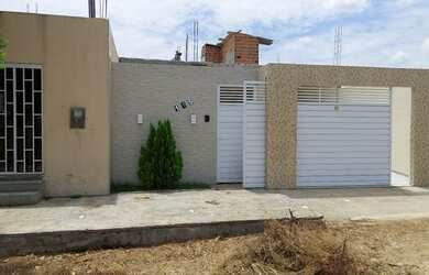 Imagem: A casa possui 1 Dormitório, 1 Banheiro, 4 Vagas na garagem