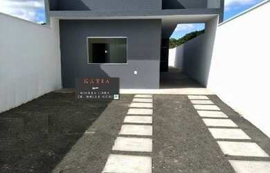 Imagem: A casa possui 2 Dormitórios, 2 Banheiros e 3 Vagas na garagem