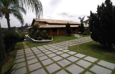 Imagem: A fazenda possui 3.000m² de Área e está localizado em Mairinque