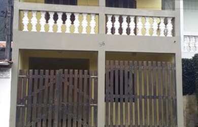 Imagem: A casa possui 2 Dormitórios, 2 Banheiros, 1 Vaga na garagem