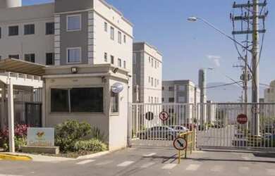 Imagem: O apartamento possui 2 Dormitórios, 1 Banheiro, 1 Vaga na garagem