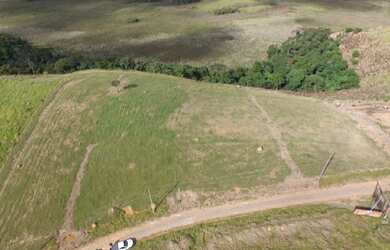 Imagem: O terreno possui 20.165m² de Área e está localizado em Grama