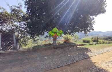 Imagem: O terreno possui 750m² de Área e está localizado em Simão