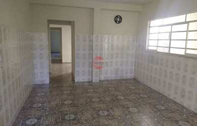 Imagem: A casa possui 3 Dormitórios, 1 Banheiro, 1 Vaga na garagem