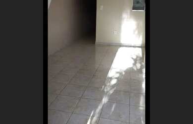 Imagem: A casa está localizado em Pajuçara, Maceió para alugar por