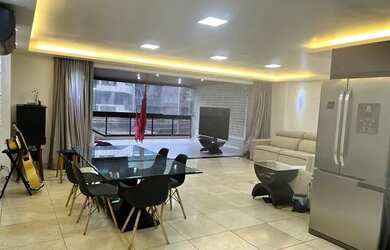 Imagem: O apartamento possui 4 Dormitórios, 4 Banheiros, 3 Vagas na