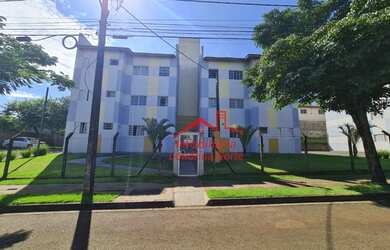 Imagem: O apartamento possui 2 Dormitórios, 1 Banheiro, 1 Vaga na garagem