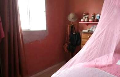 Imagem: A casa possui 2 Dormitórios, 1 Banheiro, 1 Vaga na garagem