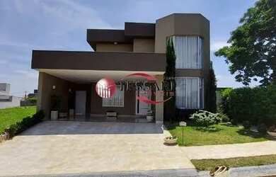 Imagem: A casa em condomínio possui 4 Dormitórios, 5 Banheiros, 4