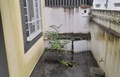 Imagem: A casa em condomínio possui 2 Dormitórios, 1 Banheiro, 2 Vagas