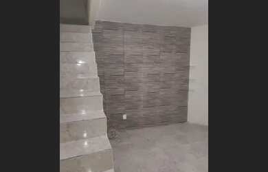 Imagem: A casa possui 2 Dormitórios, 1 Banheiro e está localizado