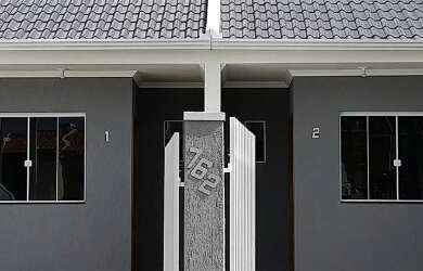 Imagem: A casa possui 3 Dormitórios, 2 Banheiros, 60m² de Área e