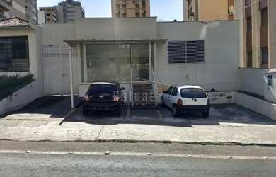 Imagem: O depósito possui 3 Vagas na garagem, 250m² de Área e está