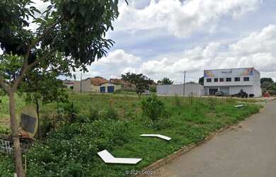 Imagem: O terreno possui 2800m² de Área e está localizado em Jardim