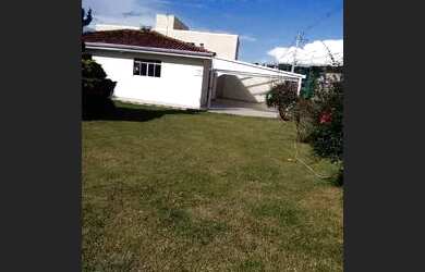 Imagem: O apartamento possui 3 Dormitórios, 1 Banheiro, 1 Vaga na garagem