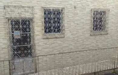 Imagem: A casa possui 1 Dormitório e 1 Banheiro e está localizado