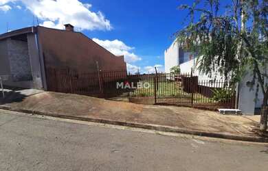 Imagem: O terreno possui 275m² de Área e está localizado em Terras