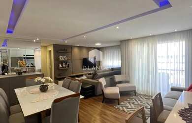 Imagem: O apartamento possui 2 Dormitórios, 2 Banheiros, 2 Vagas na