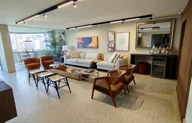 Imagem: O apartamento possui 4 Dormitórios, 5 Banheiros, 2 Vagas na