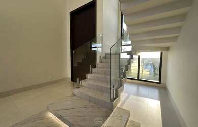 Imagem 13: Sobrado com 3 pisos, 4 suítes, ambientes amplos, e uma localização...