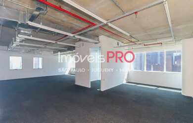 Imagem: O depósito possui 5 Vagas na garagem, 416m² de Área e está