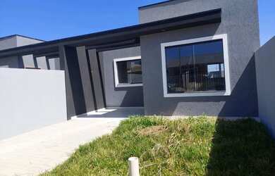 Imagem: A casa possui 2 Dormitórios, 1 Banheiro, 1 Vaga na garagem