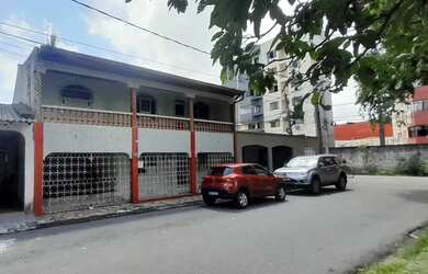 Imagem: A casa possui 5 Dormitórios, 4 Banheiros, 2 Vagas na garagem