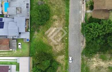 Imagem: O terreno à venda possui e está localizado em Campeche, Florianópolis