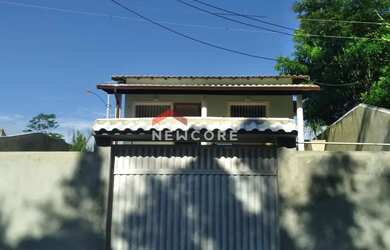 Imagem: A casa possui 2 Dormitórios, 2 Banheiros, 4 Vagas na garagem