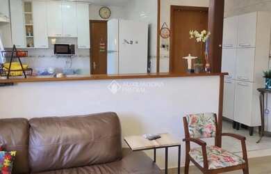 Imagem: A casa possui 3 Dormitórios, 2 Banheiros, 1 Vaga na garagem