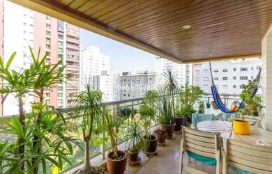 Imagem: O apartamento possui 4 Dormitórios, 5 Banheiros, 4 Vagas na