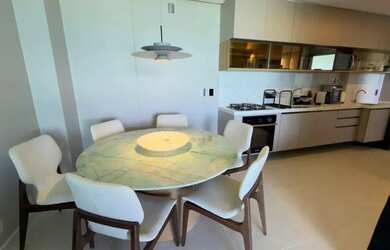 Imagem: O apartamento possui 2 Dormitórios, 2 Banheiros, 2 Vagas na