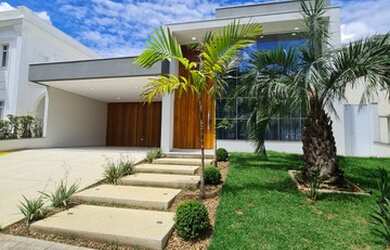 Imagem: A casa em condomínio à venda possui 3 Dormitórios, 3 Banheiros