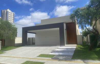 Imagem: A casa em condomínio possui 4 Dormitórios, 5 Banheiros, 3