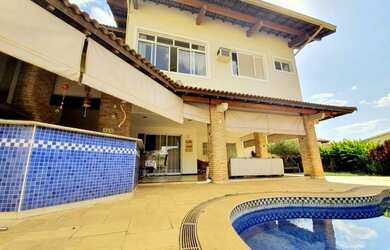 Imagem: A casa em condomínio possui 5 Dormitórios, 5 Banheiros, 5