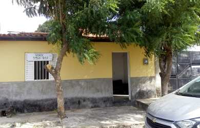 Imagem: A casa possui 2 Dormitórios, 2 Banheiros, 1 Vaga na garagem