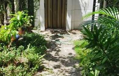 Imagem: A casa possui 4 Dormitórios, 1 Banheiro, 3 Vagas na garagem