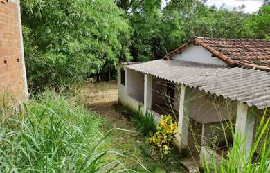 Imagem: A casa possui 2 Dormitórios, 1 Banheiro, 4 Vagas na garagem