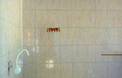 Imagem: A casa possui 3 Dormitórios, 2 Banheiros, 1 Vaga na garagem