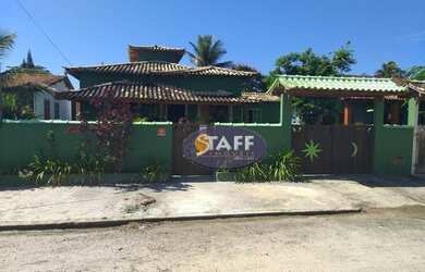 Imagem 1: Linda casa plana em Unamar, arborizada, no condomínio Verão Vermelho...