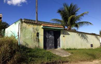 Imagem: A casa possui 3 Dormitórios, 2 Banheiros, 3 Vagas na garagem